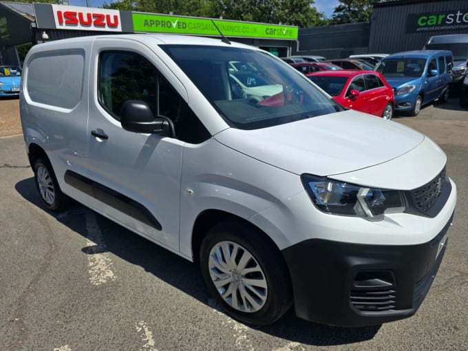 2025 Peugeot Partner