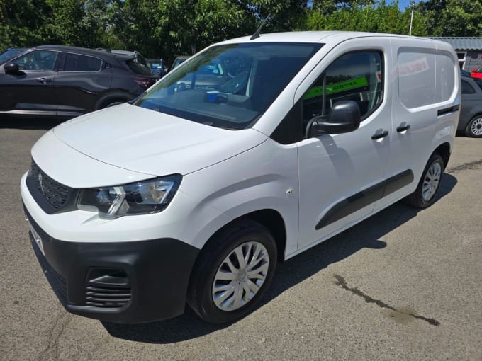 2025 Peugeot Partner