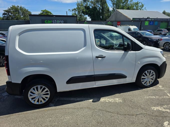 2025 Peugeot Partner