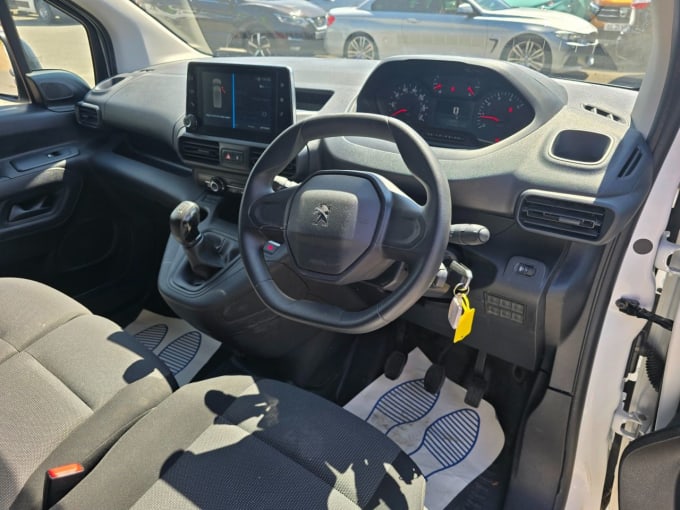2025 Peugeot Partner