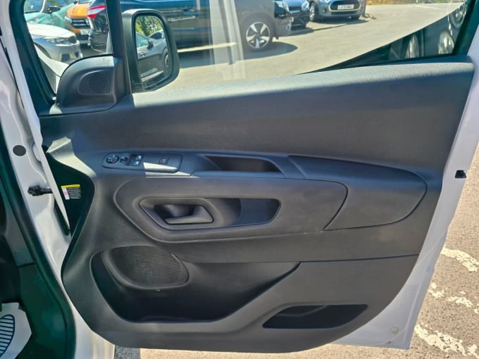 2025 Peugeot Partner