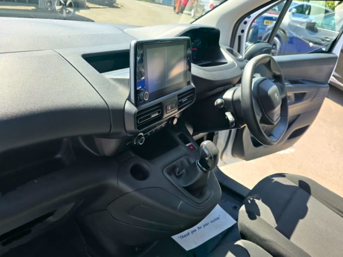 2025 Peugeot Partner