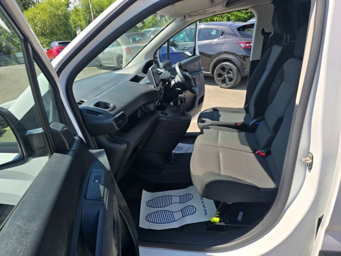 2025 Peugeot Partner