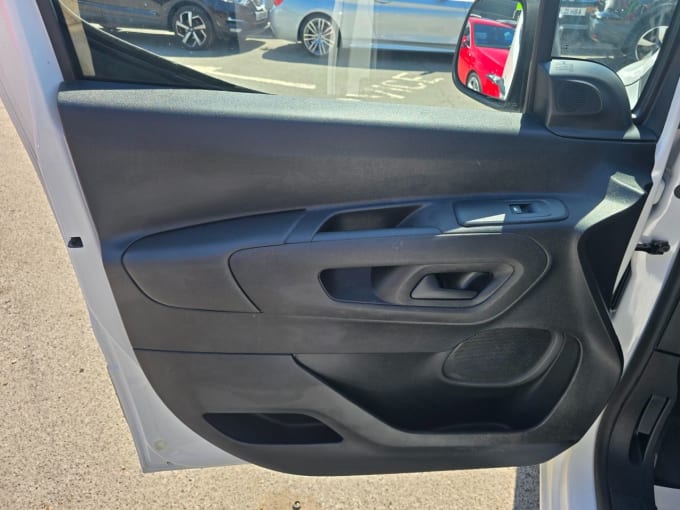 2025 Peugeot Partner