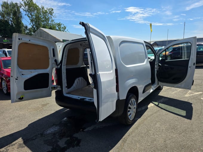 2025 Peugeot Partner