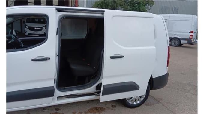 2025 Peugeot Partner