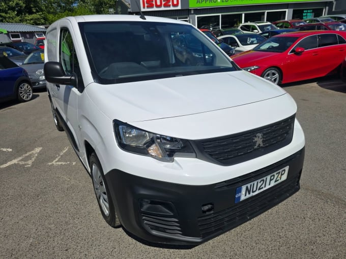 2025 Peugeot Partner