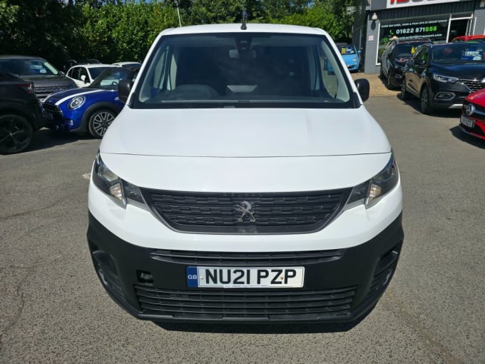 2025 Peugeot Partner