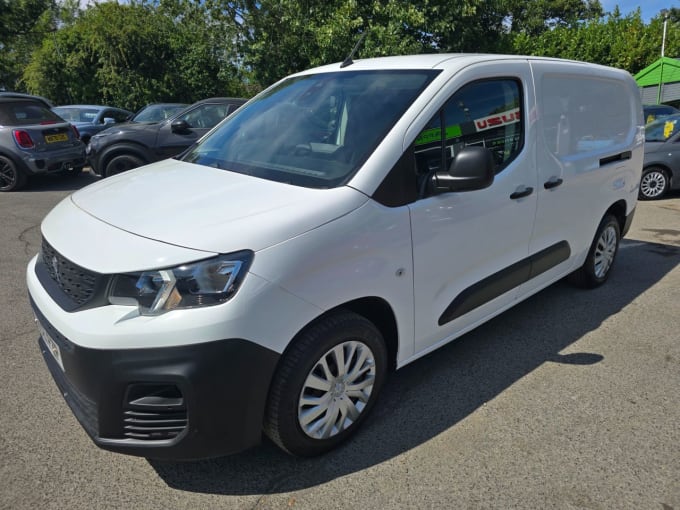 2025 Peugeot Partner