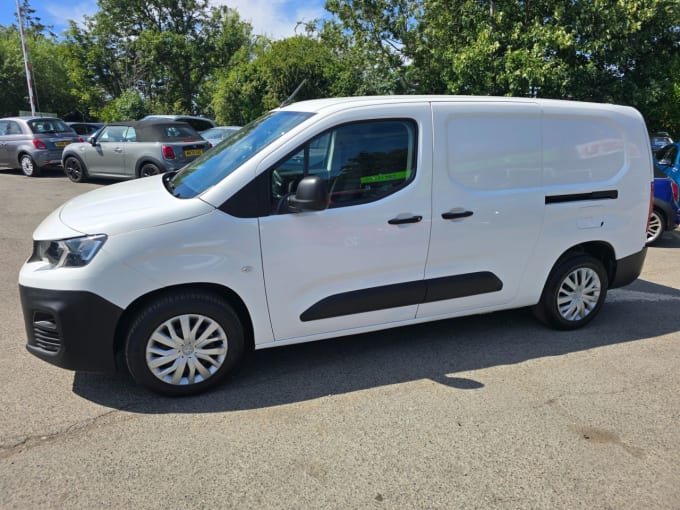 2025 Peugeot Partner