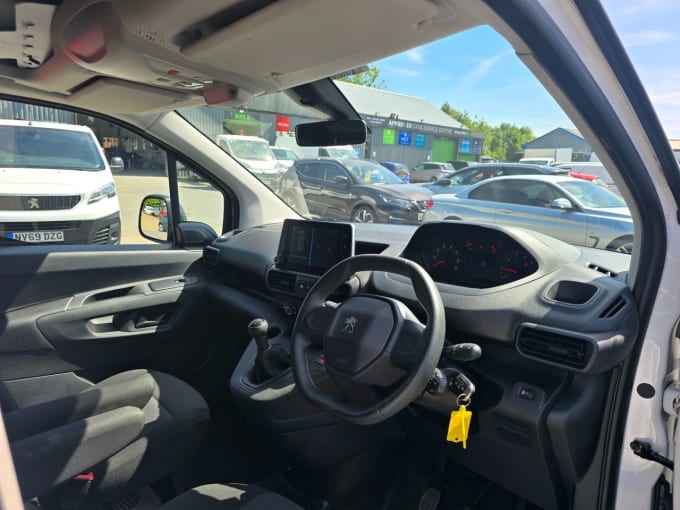 2025 Peugeot Partner