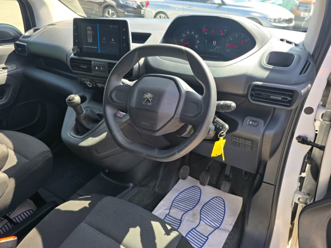 2025 Peugeot Partner