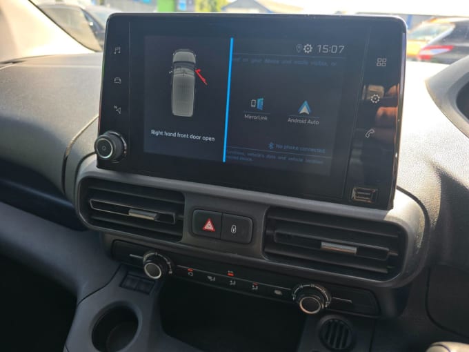2025 Peugeot Partner