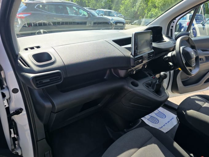 2025 Peugeot Partner