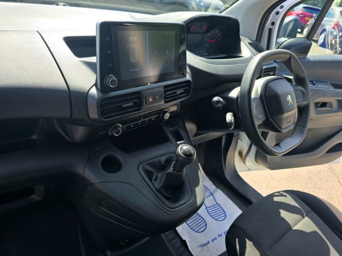 2025 Peugeot Partner