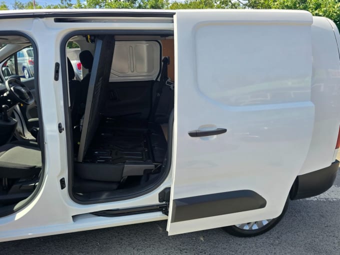 2025 Peugeot Partner