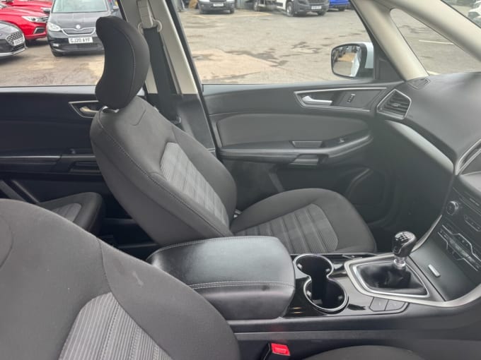 2025 Ford Galaxy