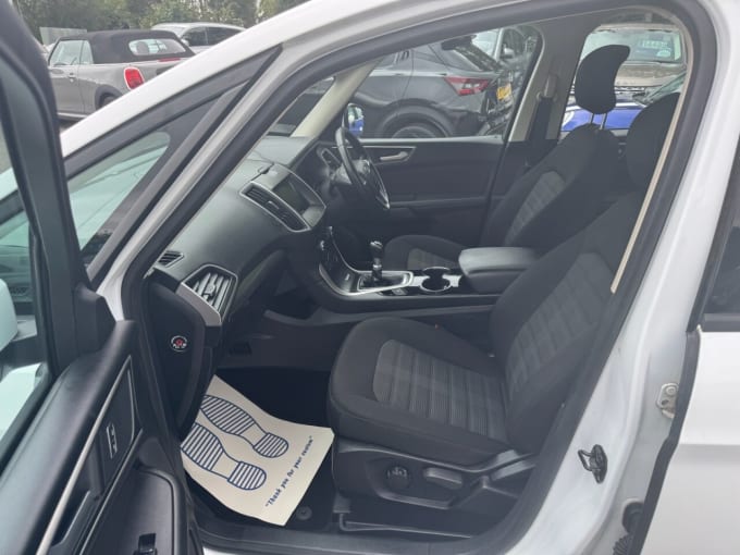 2025 Ford Galaxy