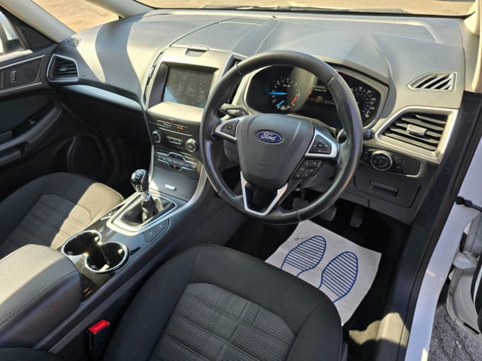 2025 Ford Galaxy