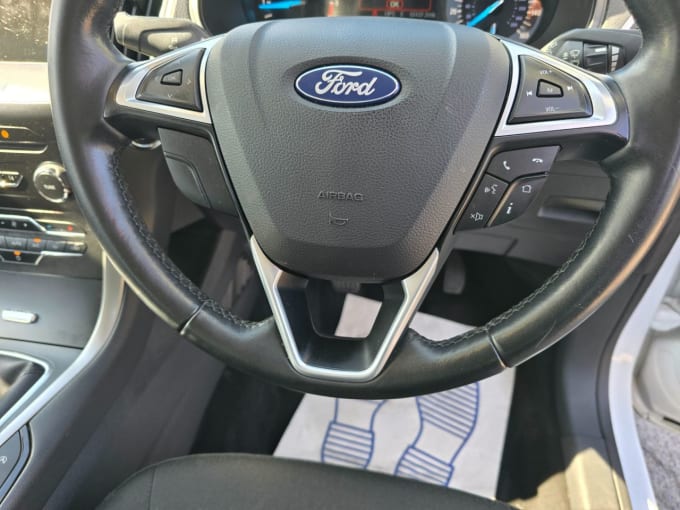 2025 Ford Galaxy
