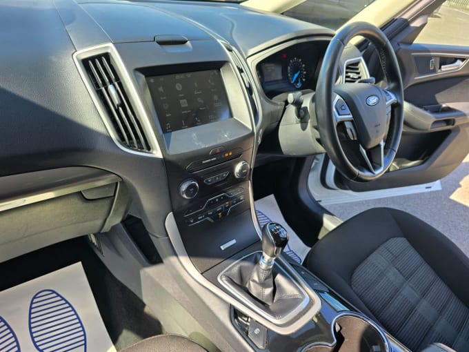 2025 Ford Galaxy