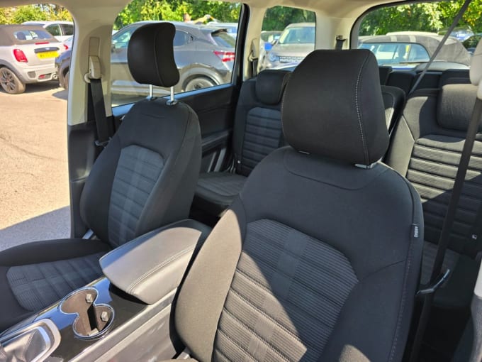2025 Ford Galaxy