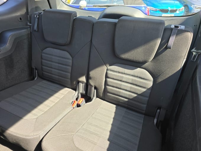 2025 Ford Galaxy