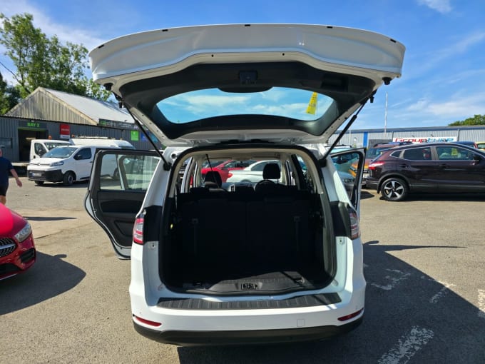 2025 Ford Galaxy