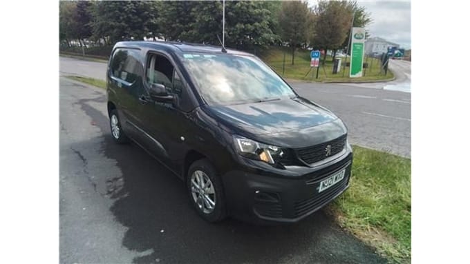 2025 Peugeot Partner