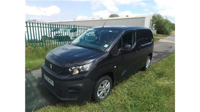2025 Peugeot Partner