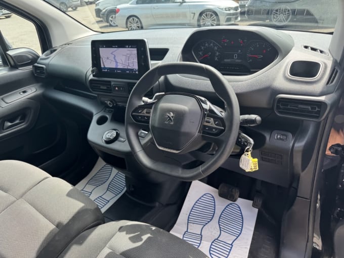 2025 Peugeot Partner