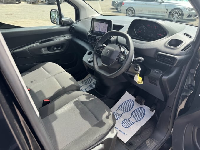 2025 Peugeot Partner