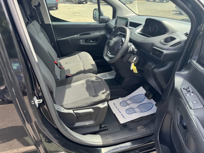 2025 Peugeot Partner
