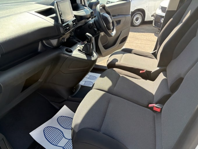 2025 Peugeot Partner