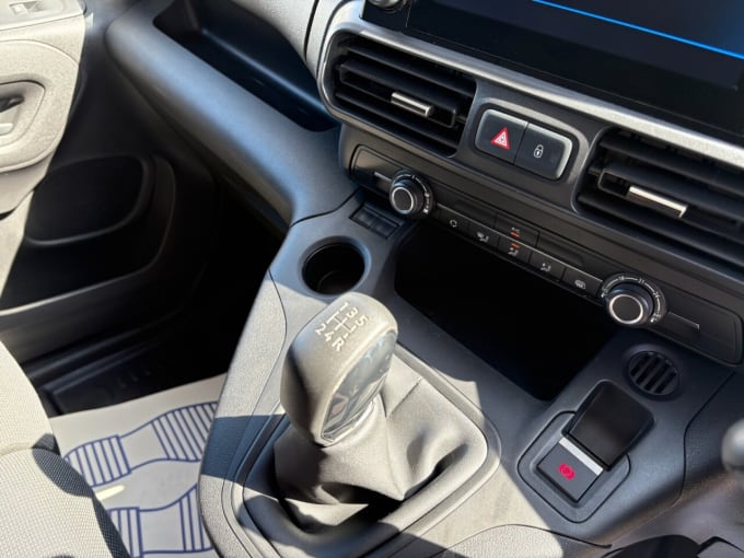 2025 Peugeot Partner