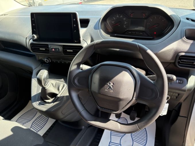 2025 Peugeot Partner