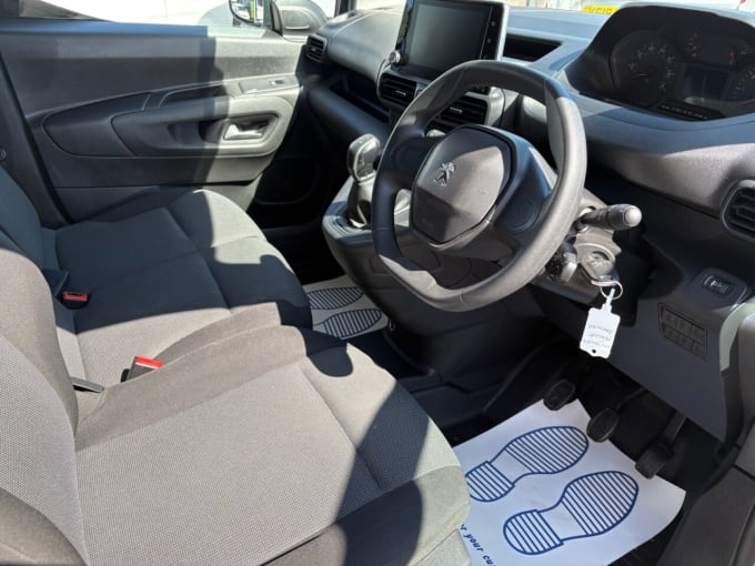 2025 Peugeot Partner