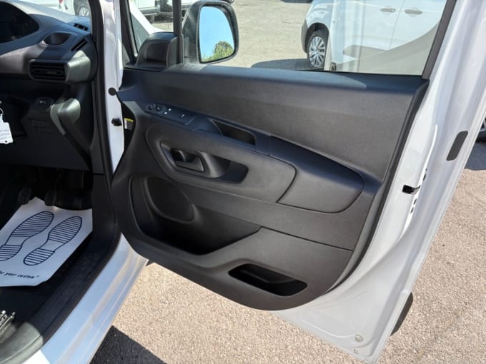 2025 Peugeot Partner