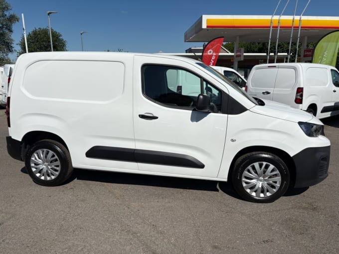 2025 Peugeot Partner