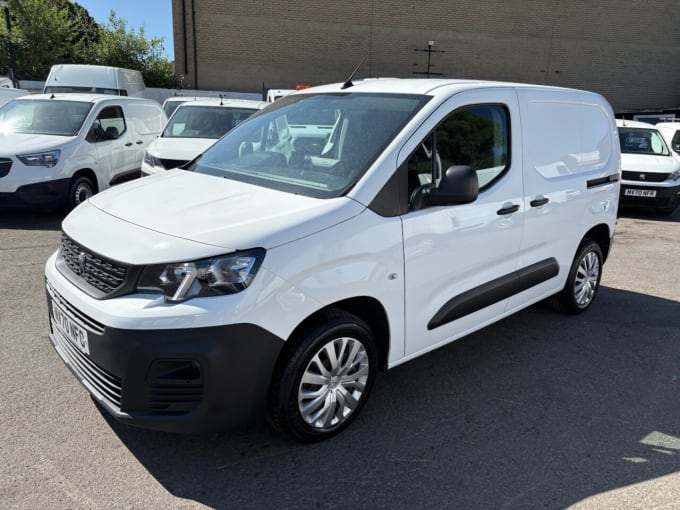 2025 Peugeot Partner