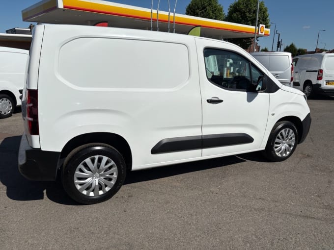 2025 Peugeot Partner