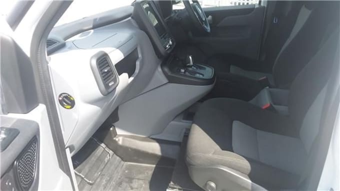 2025 Levc Vn5