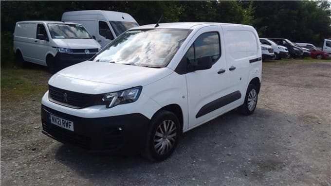 2025 Peugeot Partner