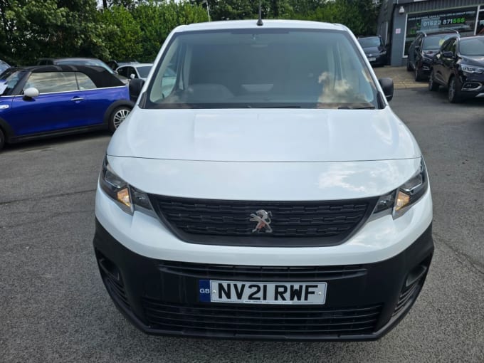 2025 Peugeot Partner
