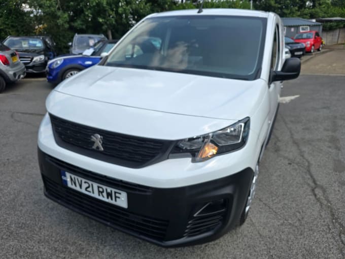 2025 Peugeot Partner
