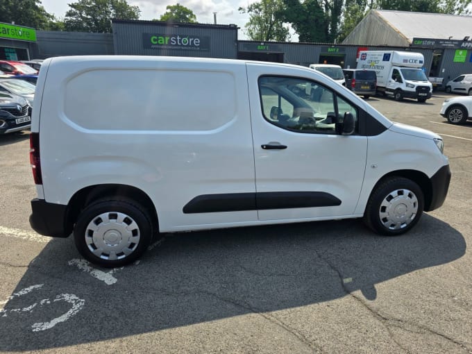 2025 Peugeot Partner