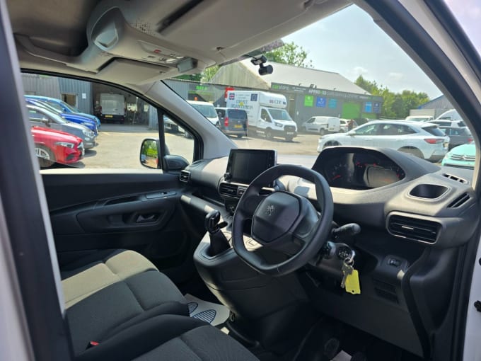 2025 Peugeot Partner