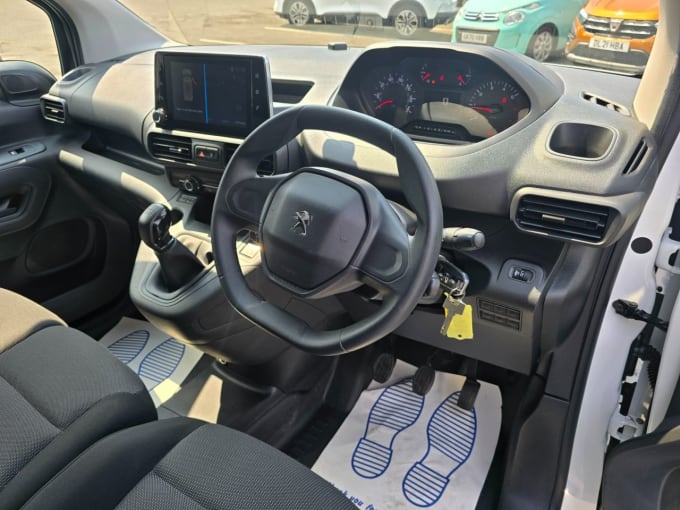 2025 Peugeot Partner