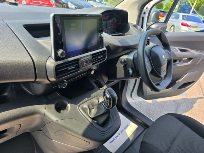 2025 Peugeot Partner