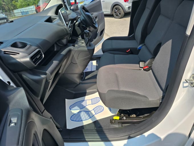 2025 Peugeot Partner